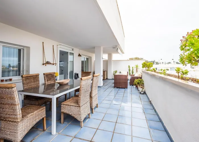 Altos De Banus Iii * マルベーリャ